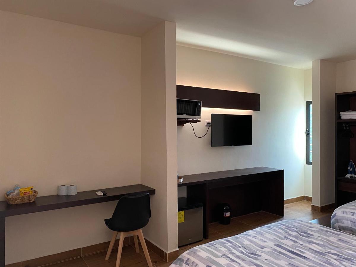 Huasteca Em Suites Сиудад Валес Екстериор снимка